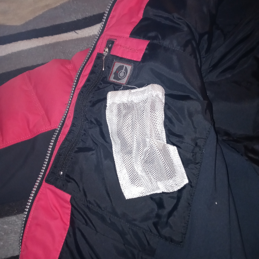 Down Jacket - Picture 3 of 9